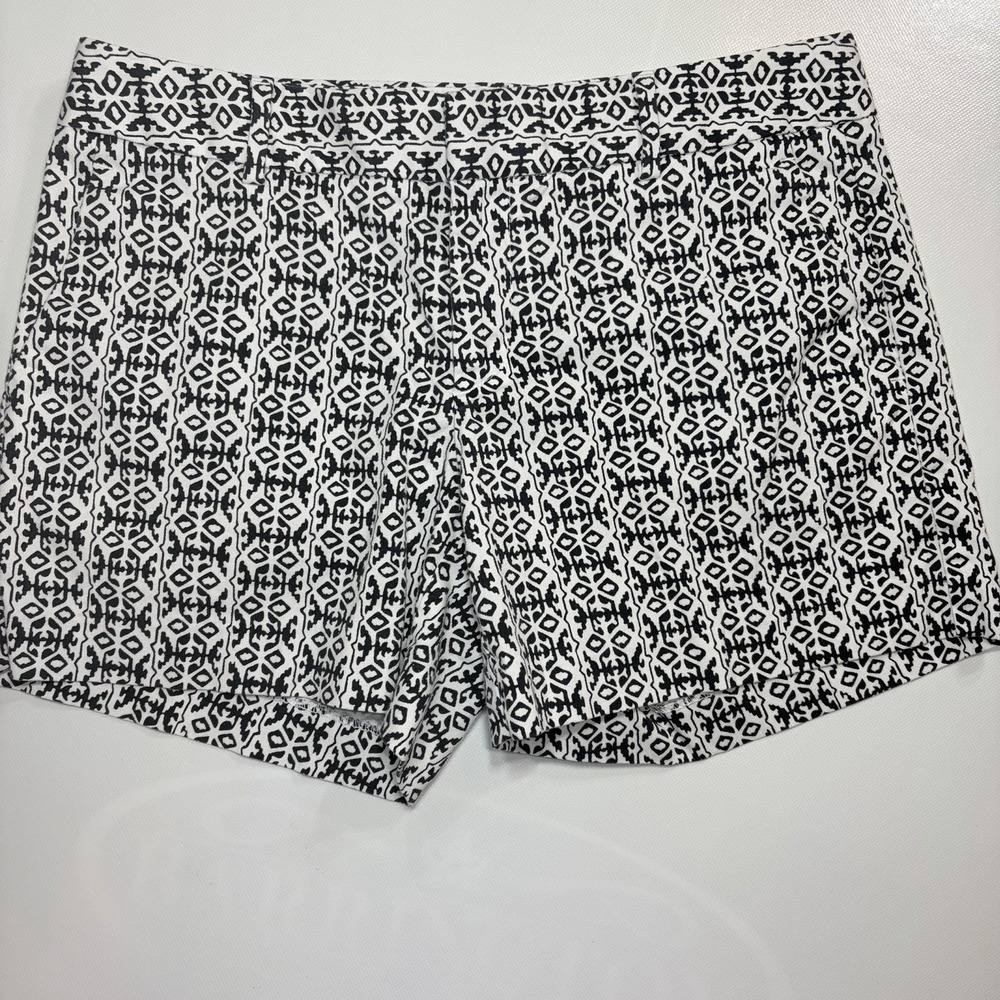 Banana Republic Womens Size‎ 2 Black White Print Shorts Stretch Cotton Casual